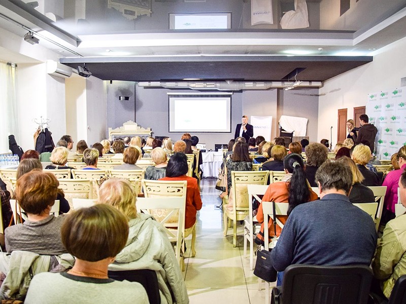 Clínica Ilaya llevó a cabo la conferencia sobre las cuetiones actuales de la salud reproductiva para los médicos de Nikolaev