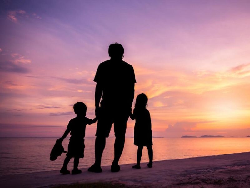Dans quels pays la maternité de substitution est-elle disponible pour les parents célibataires?