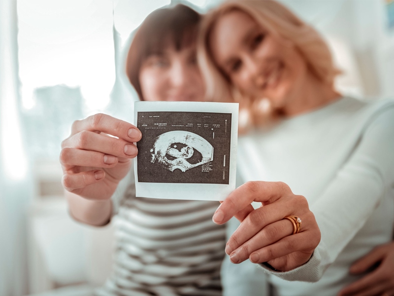 Méthode ROPA : FIV pour deux femmes